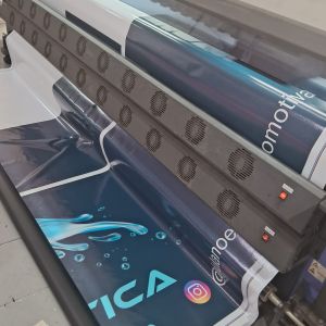 Faixa Madeira e Cordinha Lona  Impressão Digital Solvente 4 cores Brilho Reforço com Barrinha Dupla 